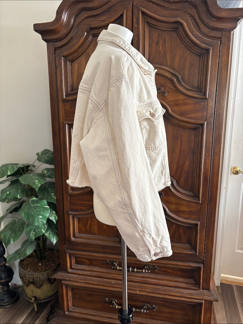 Wild Fable cream cropped denim jacket - Picture 7 of 13